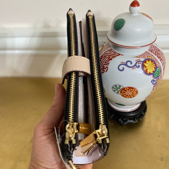 MK Double Zipper Wallet - Picture 4 of 10